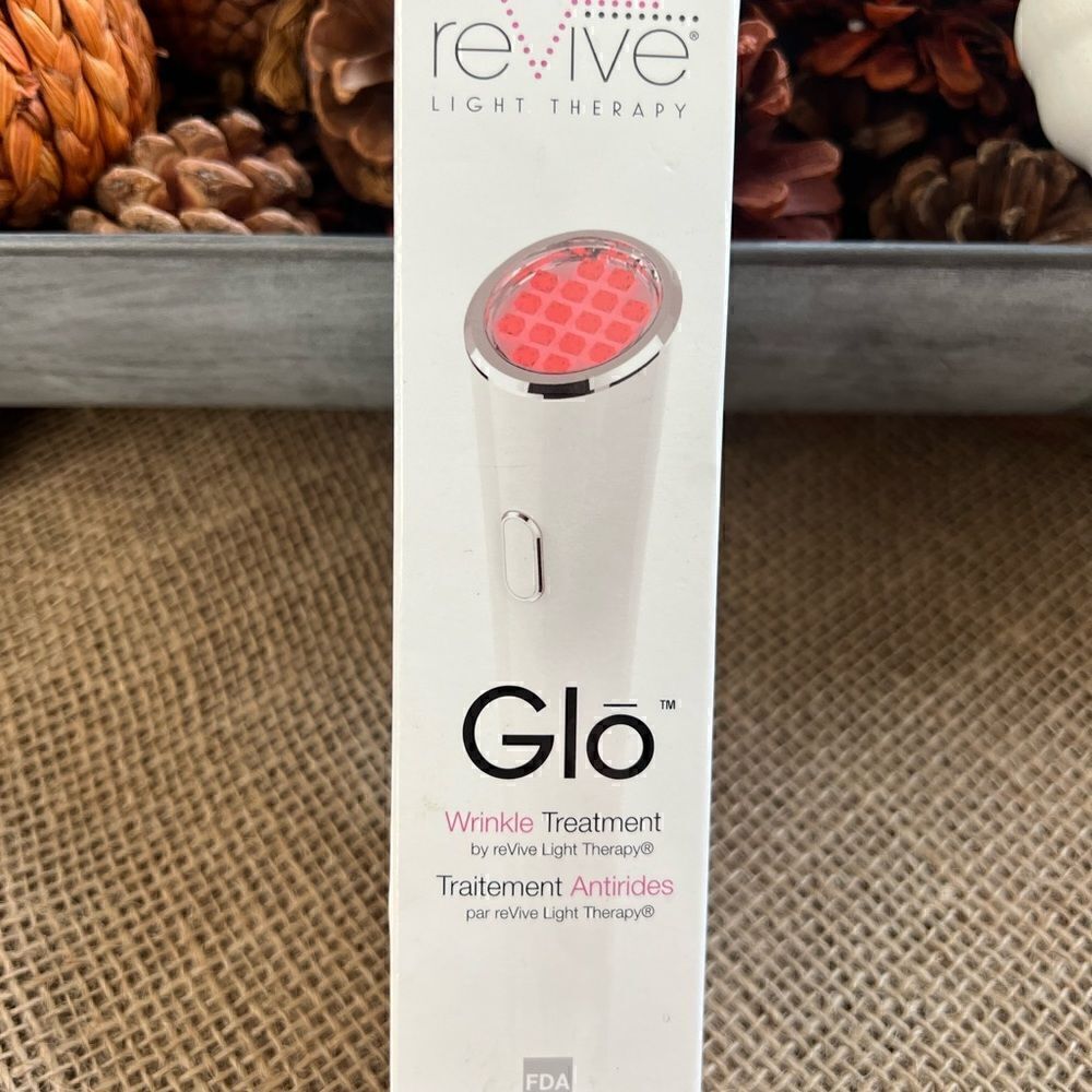 REVIVE Glo Anti-Aging new in box - Picture 2 of 9